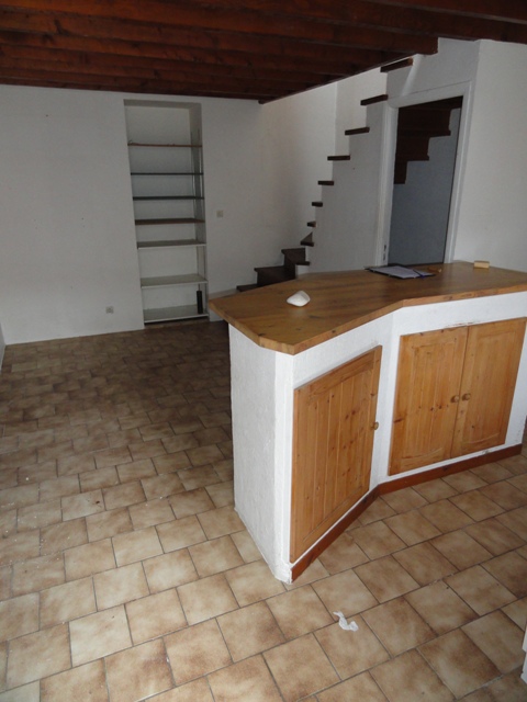 AULNAY SUR MAULDRE-F2 24 m²