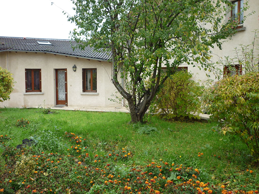 AUBERGENVILLE Centre Studio