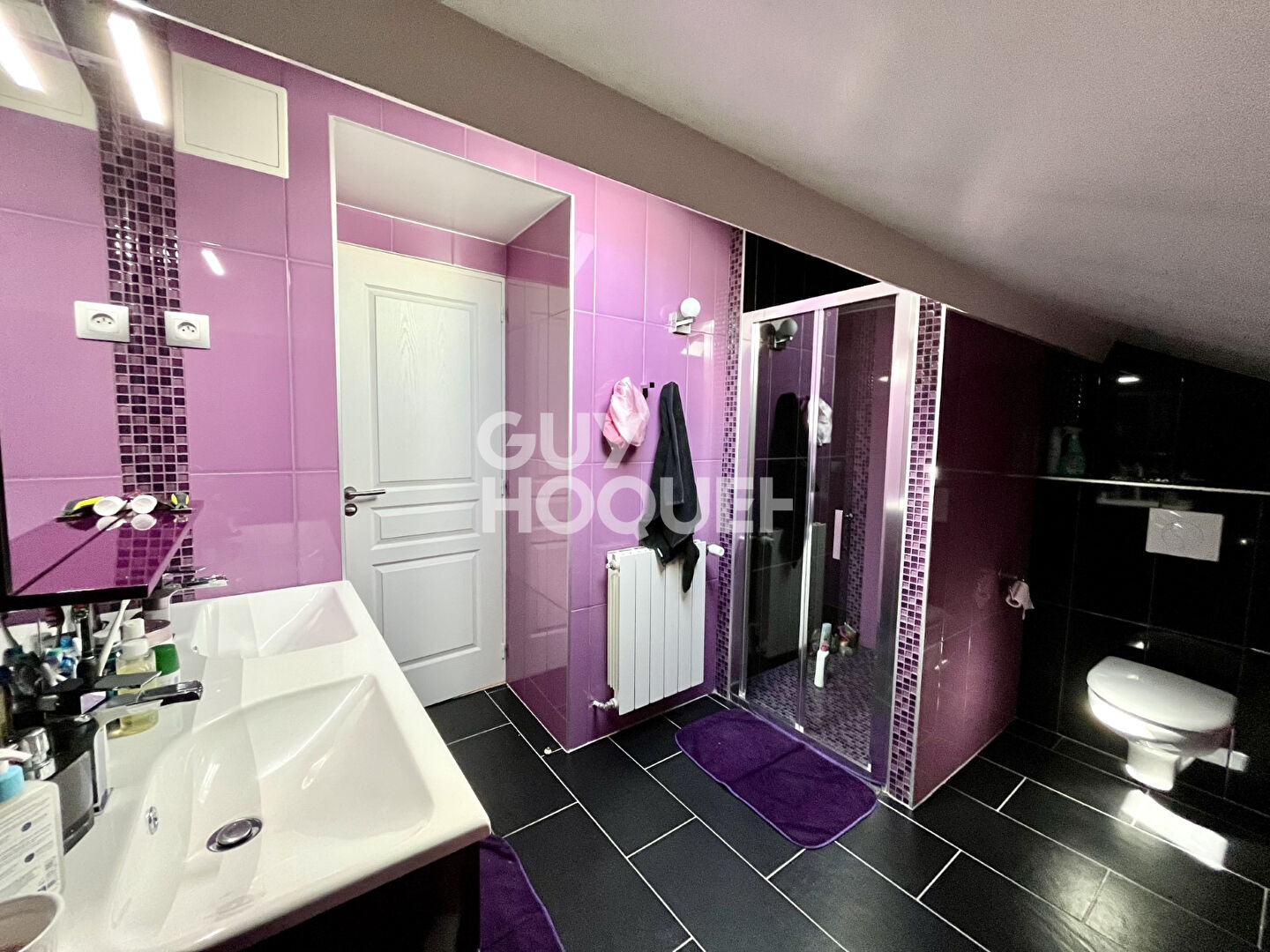 Longère rénovée de 245 m² à Mézières-sur-Seine - Garage & Dépendance