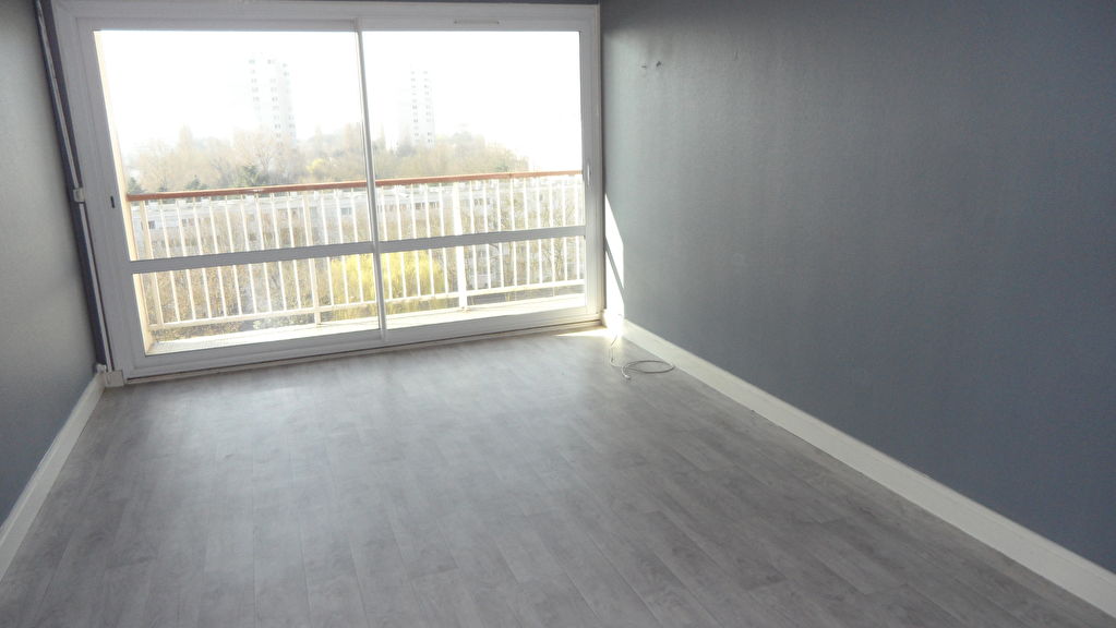 Ris orangis, 3 pièces de 60m² 