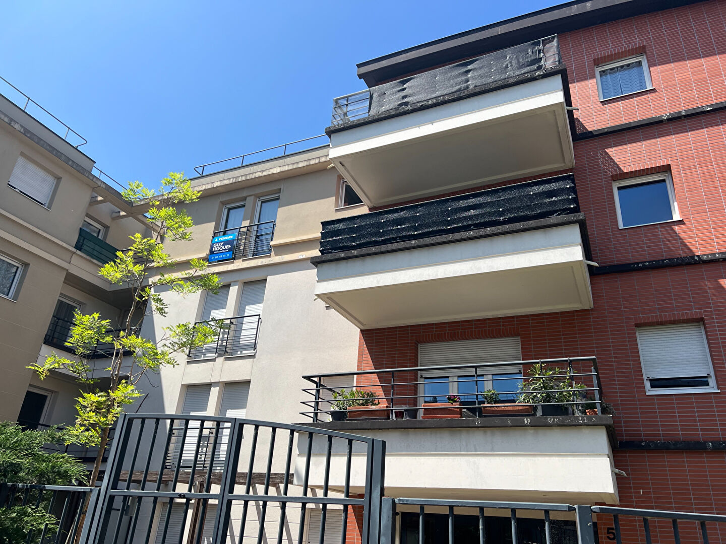 CENTRE-VILLE : STUDIO AVEC PARKING en SOUS-SOL