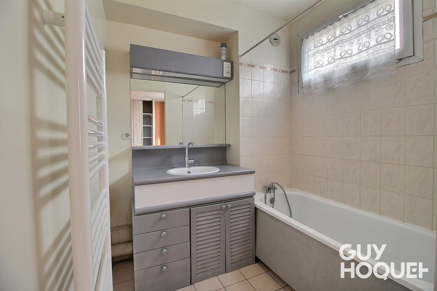 Appartement 2 pièces de 46 m² avec balcon et box - Viry-Châtillon (91170).