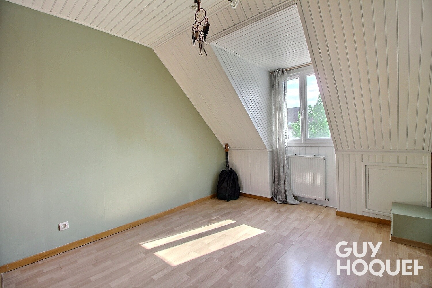 Maison 6 pièces de 110 m² avec studio indépendant à Grigny Village