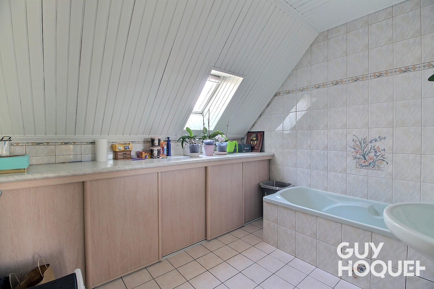 Maison 6 pièces de 110 m² avec studio indépendant à Grigny Village