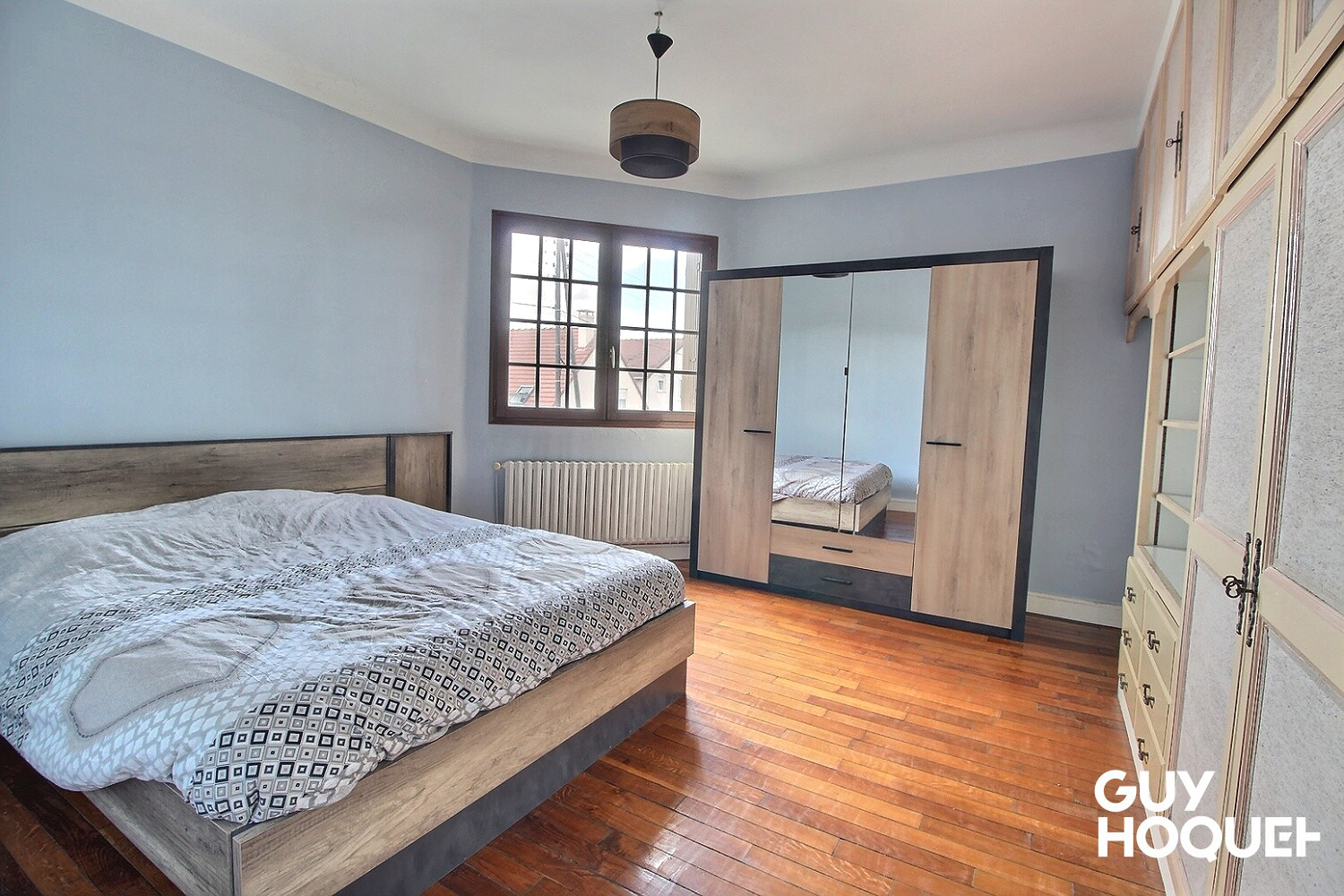 Jolie maison avec cour intérieure et garage . Proche gare de Juvisy