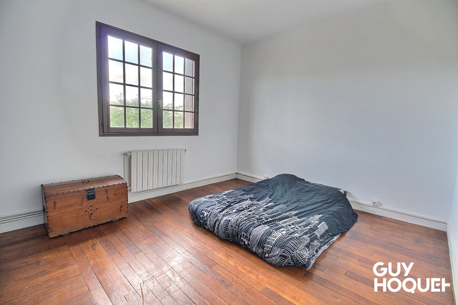 Jolie maison avec cour intérieure et garage . Proche gare de Juvisy