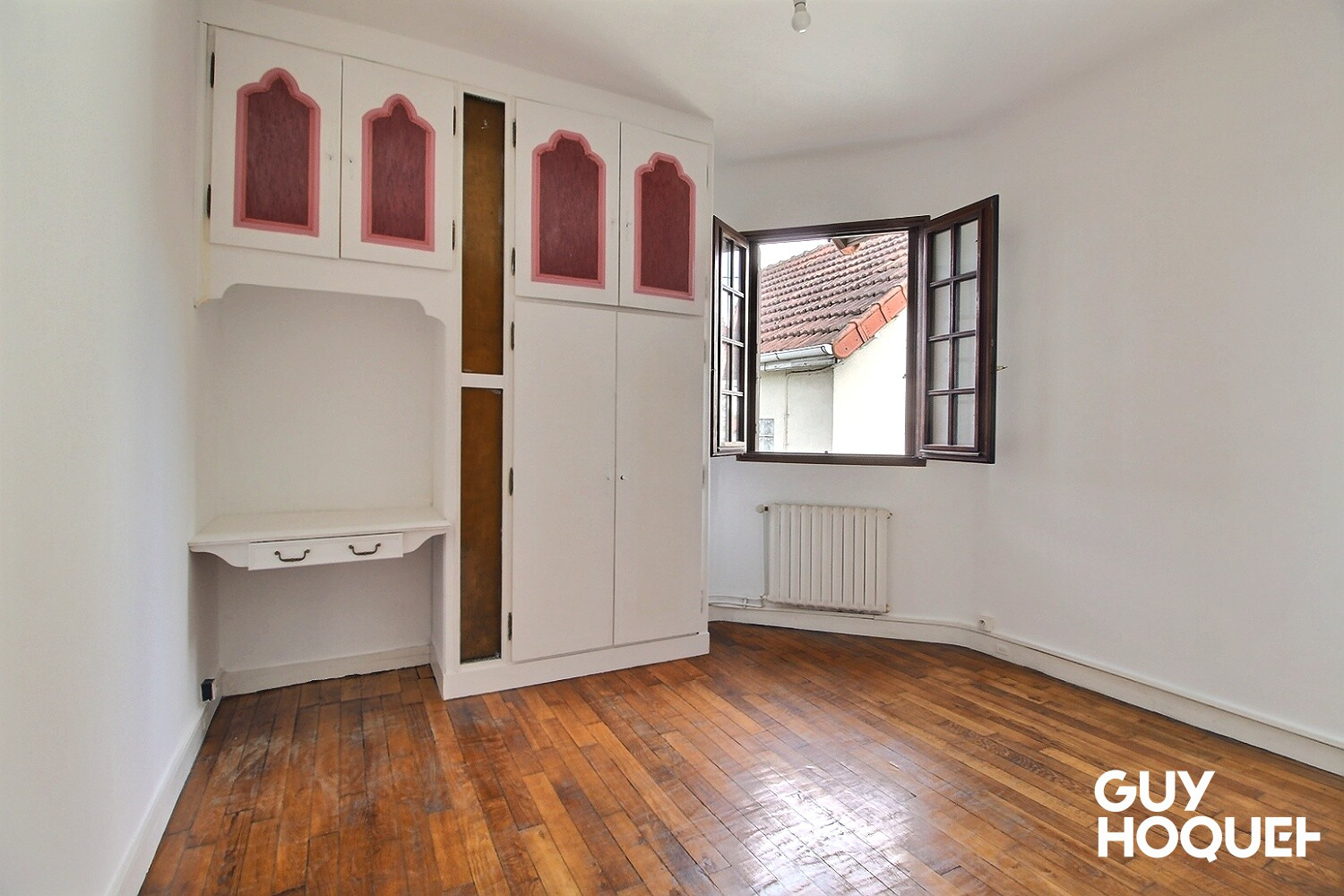 Jolie maison avec cour intérieure et garage . Proche gare de Juvisy