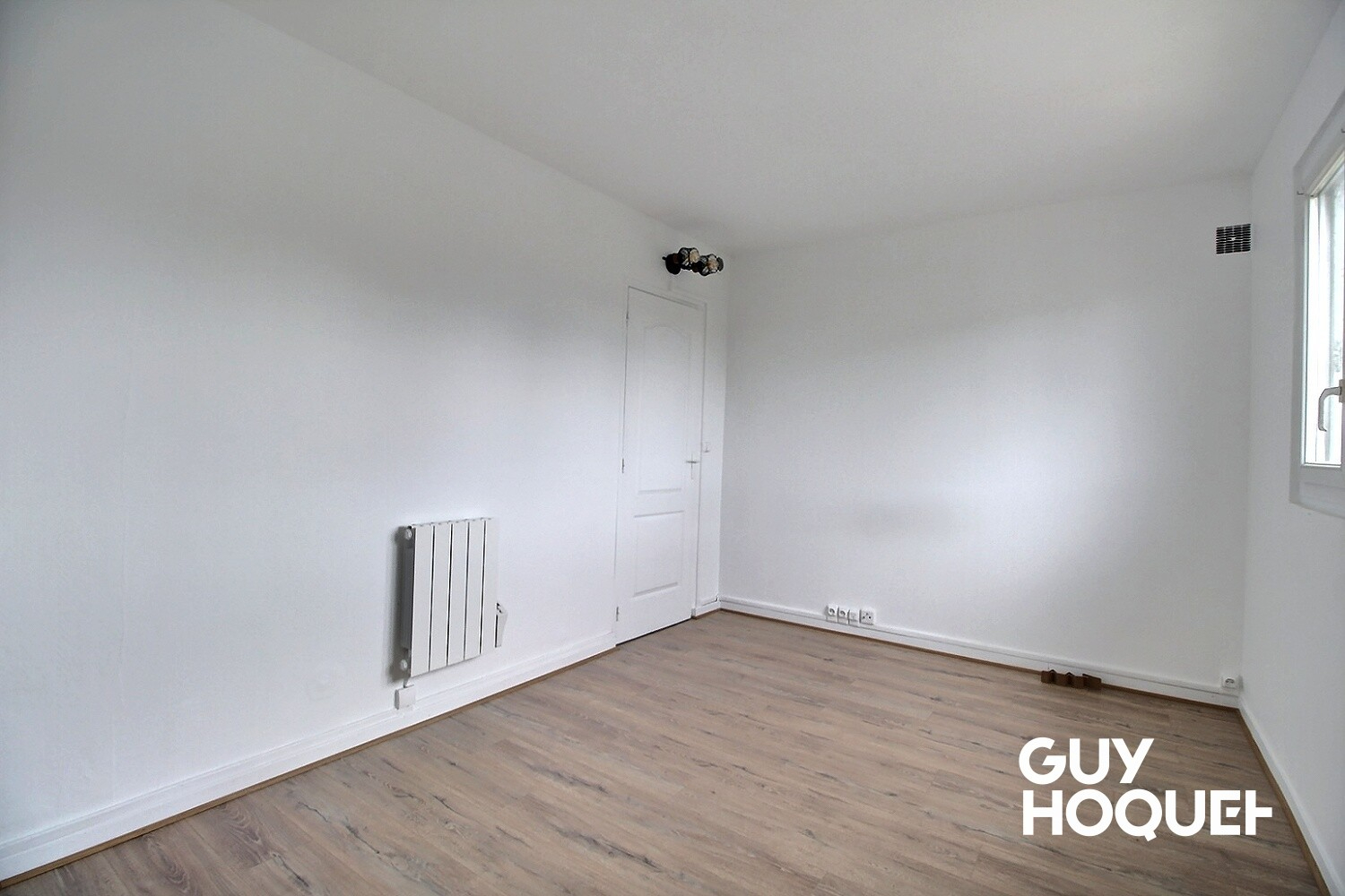 Appartement 2 pièces rénové - Parking & Cave - Viry-Chatillon