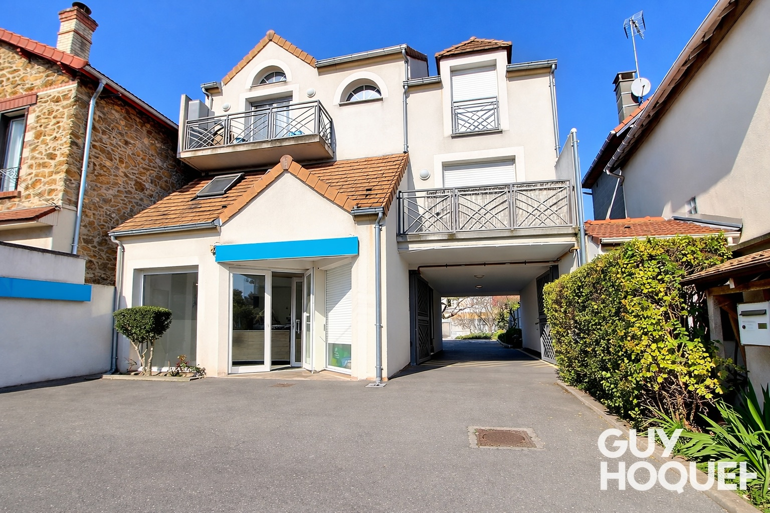 VIRY-CHATILLON - IMMEUBLE DE RAPPORT RÉCENT