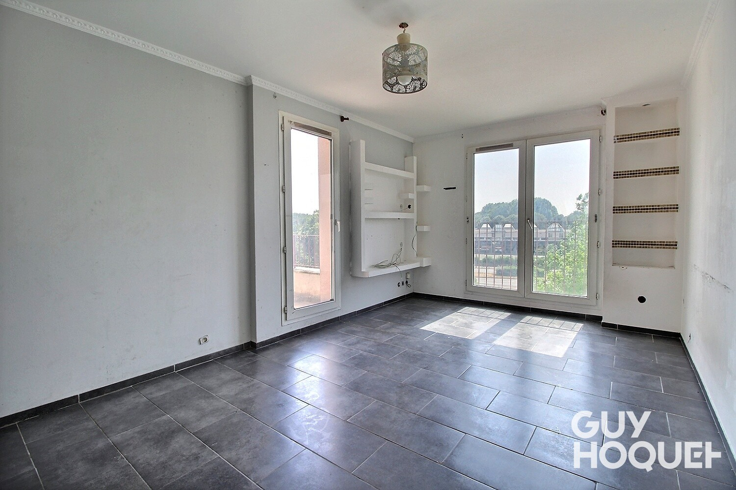 Appartement 2 pièces à rénover avec box