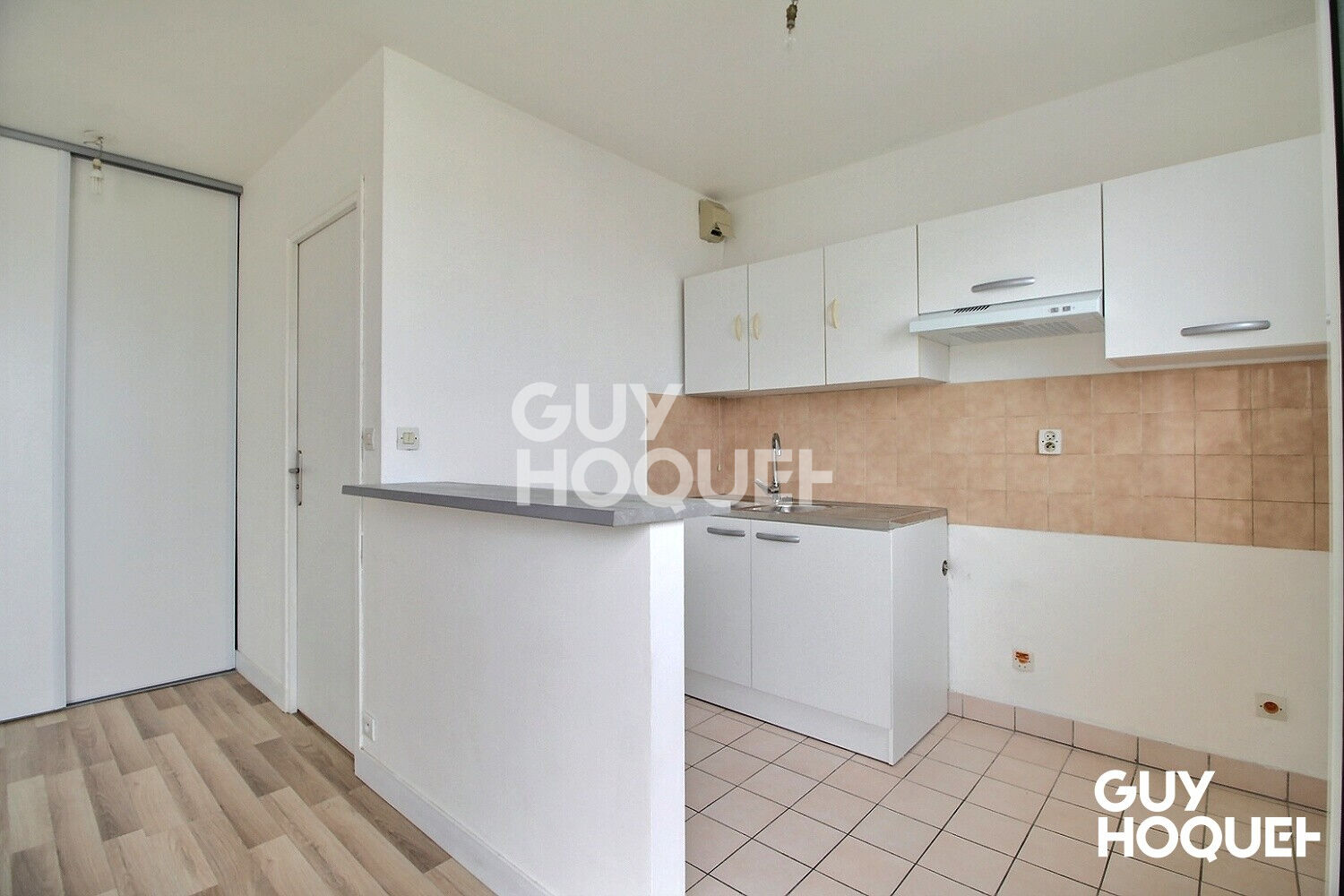 STUDIO AVEC GRAND BALCON