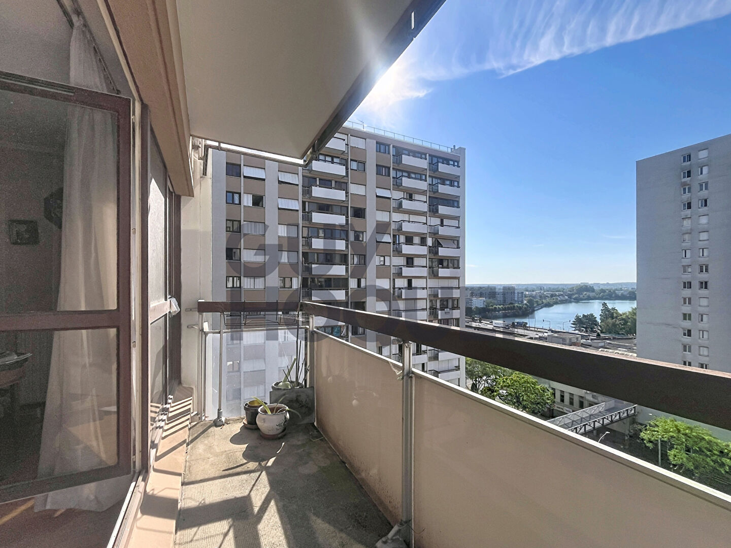 Appartement  5 pièce(s) 105 m2 - 4 chambres - Parking - Cave