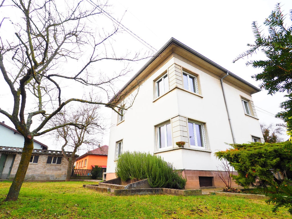 Maison d'environ 103 m² à vendre à WITTENHEIM (68270).