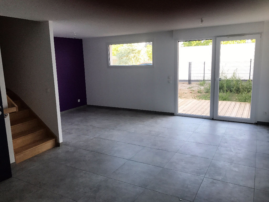 Maison mitoyenne 4 pièces de 77,57 m² à louer à WITTELSHEIM (68310).