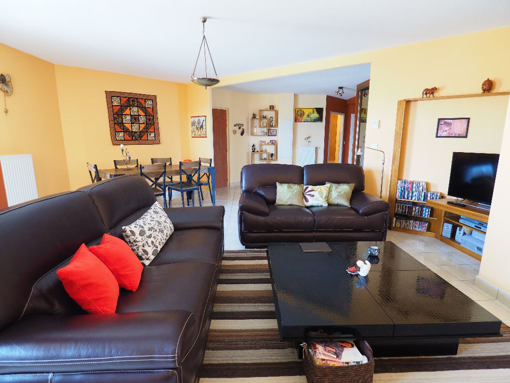 À vendre, appartement 3 pièces d'une surface habitable de 86 m²  à REGUISHEIM (68890).