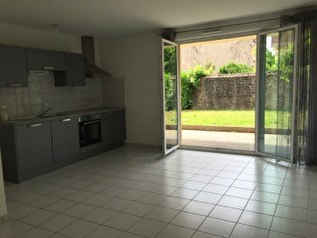 Appartement avec terrasse et jardin