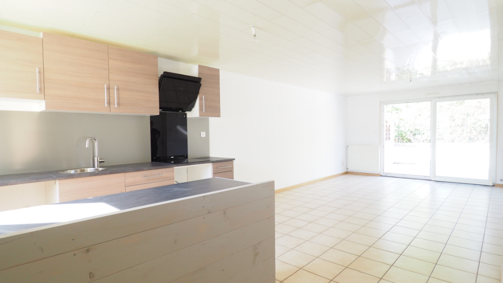 Maison 5 pièces de 93 m² à louer à GRANDVILLARS (90600).