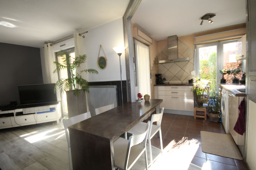 À vendre ECKBOLSHEIM, appartement 2 pièces de 46.88 m²  en Rez de Jardin.