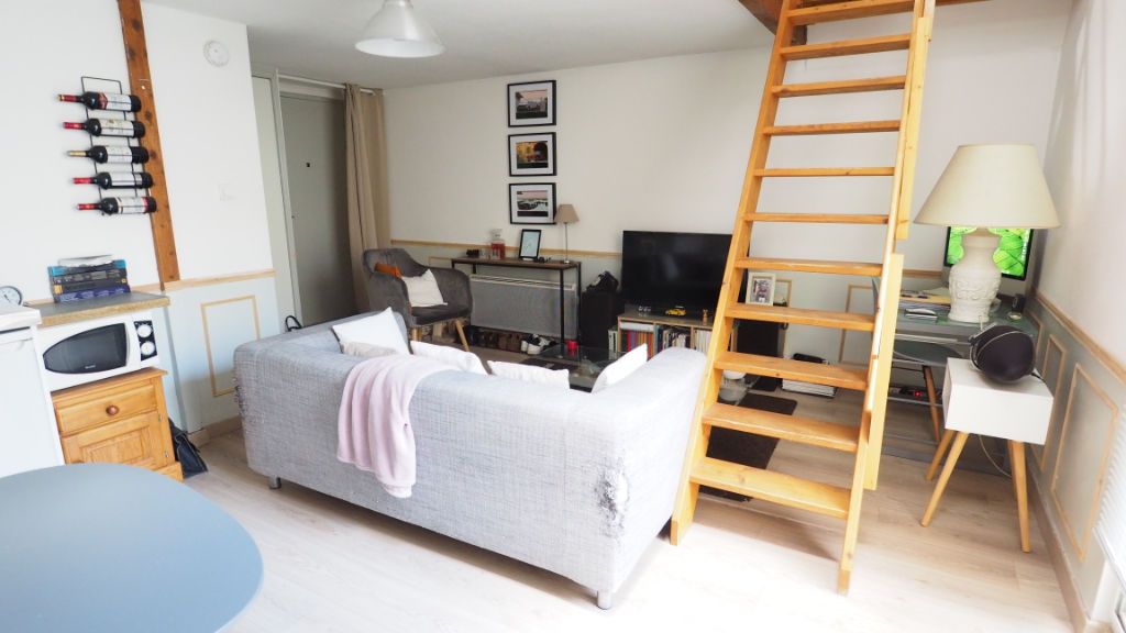 À louer, appartement d'une surface habitable de 24 m², 1 pièce à BELFORT (90000).