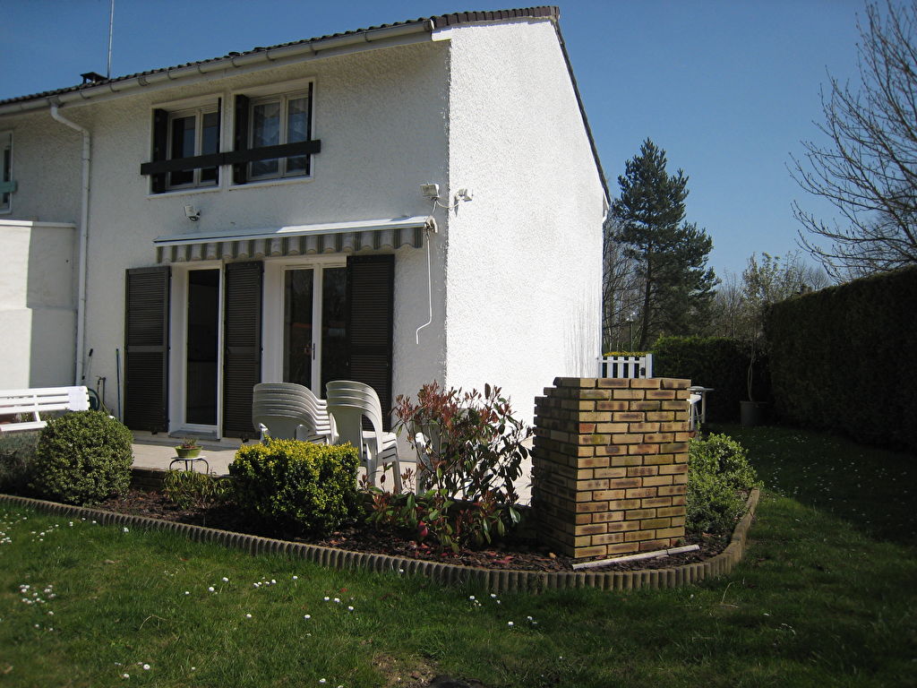 Pavillon avec grand jardin