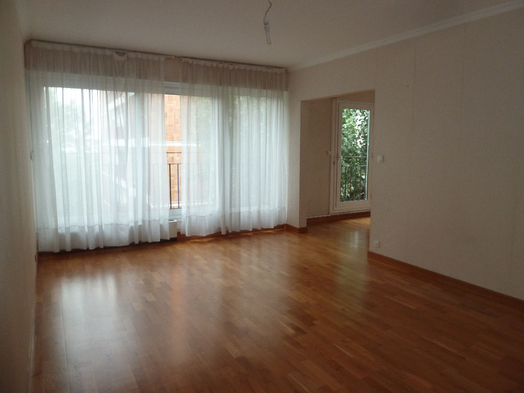 3 P en bon état avec balcon