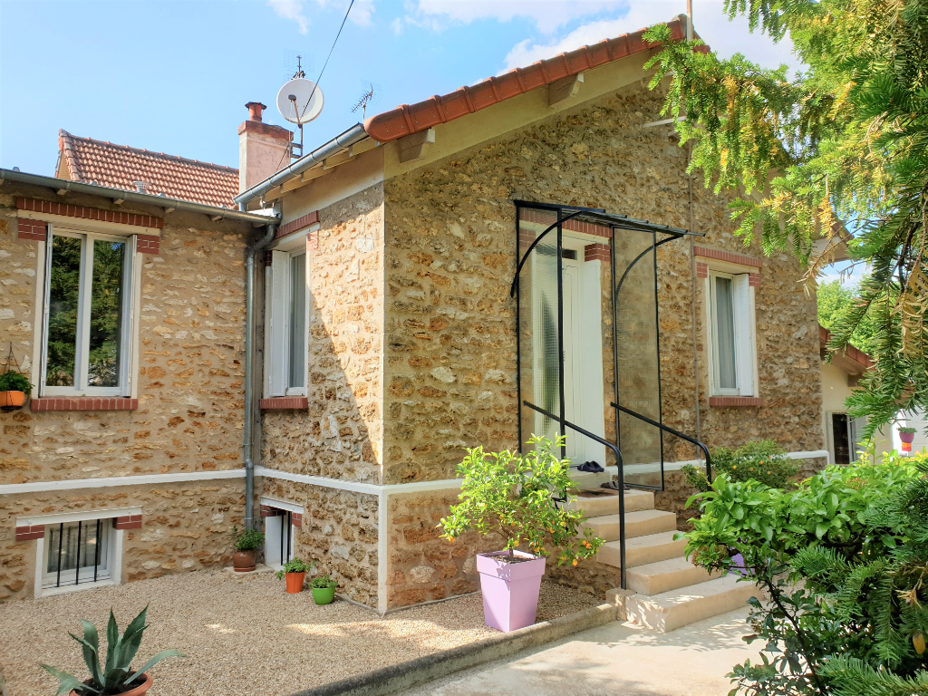 Proche pelouse commerces et écoles