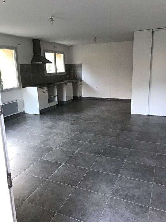MAISON F3 DUPLEX SAINT CAPRAIS
