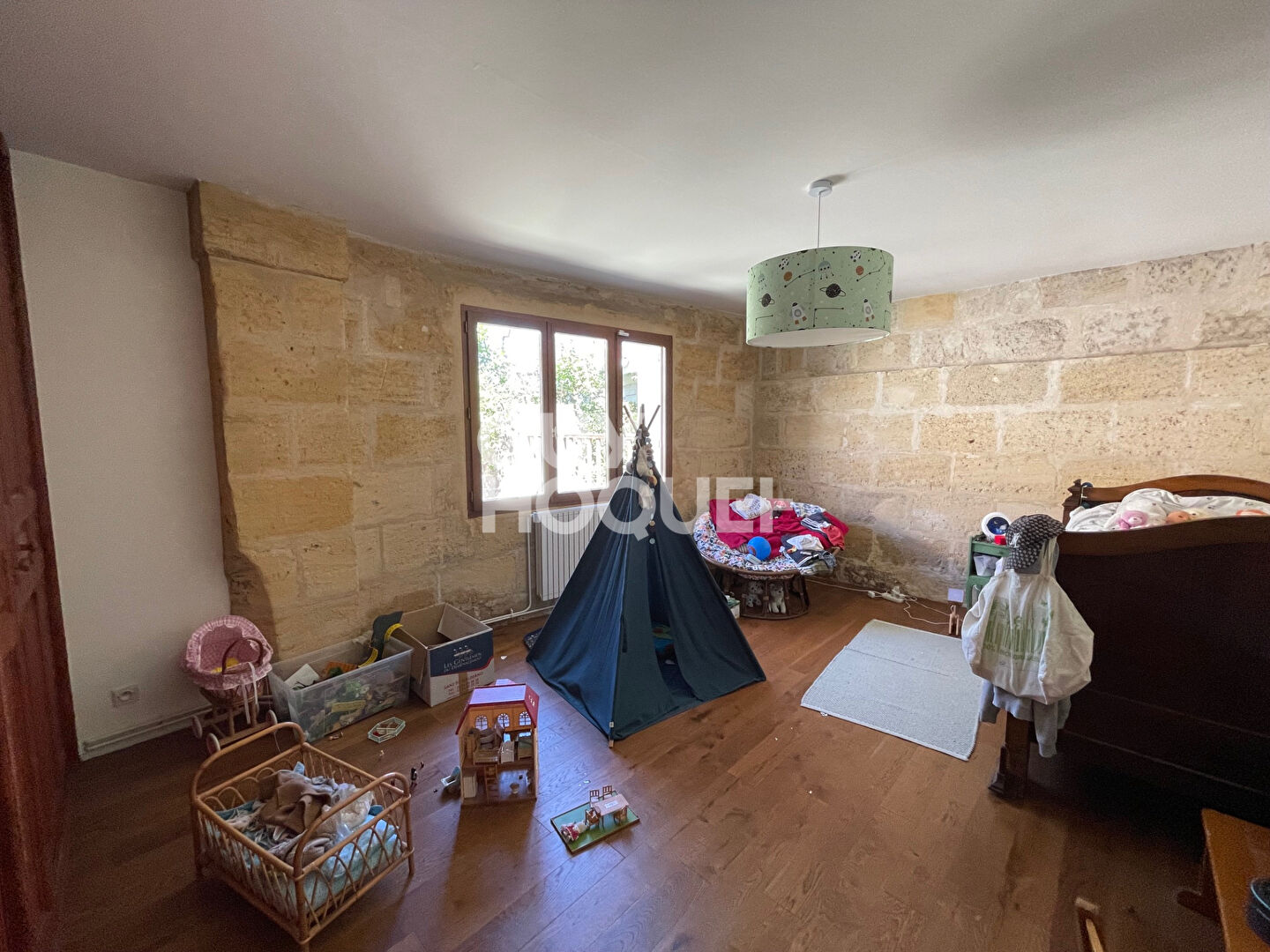 Maison en pierre de plus de 200 m² à saisir!