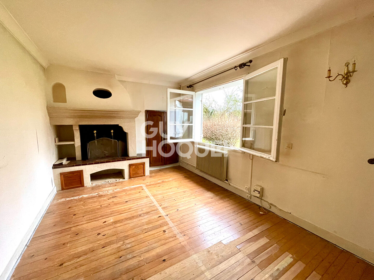 COUP DE COEUR ASSURE SECTEUR RARE MAISON 6 PIECES 1034 M² de terrain