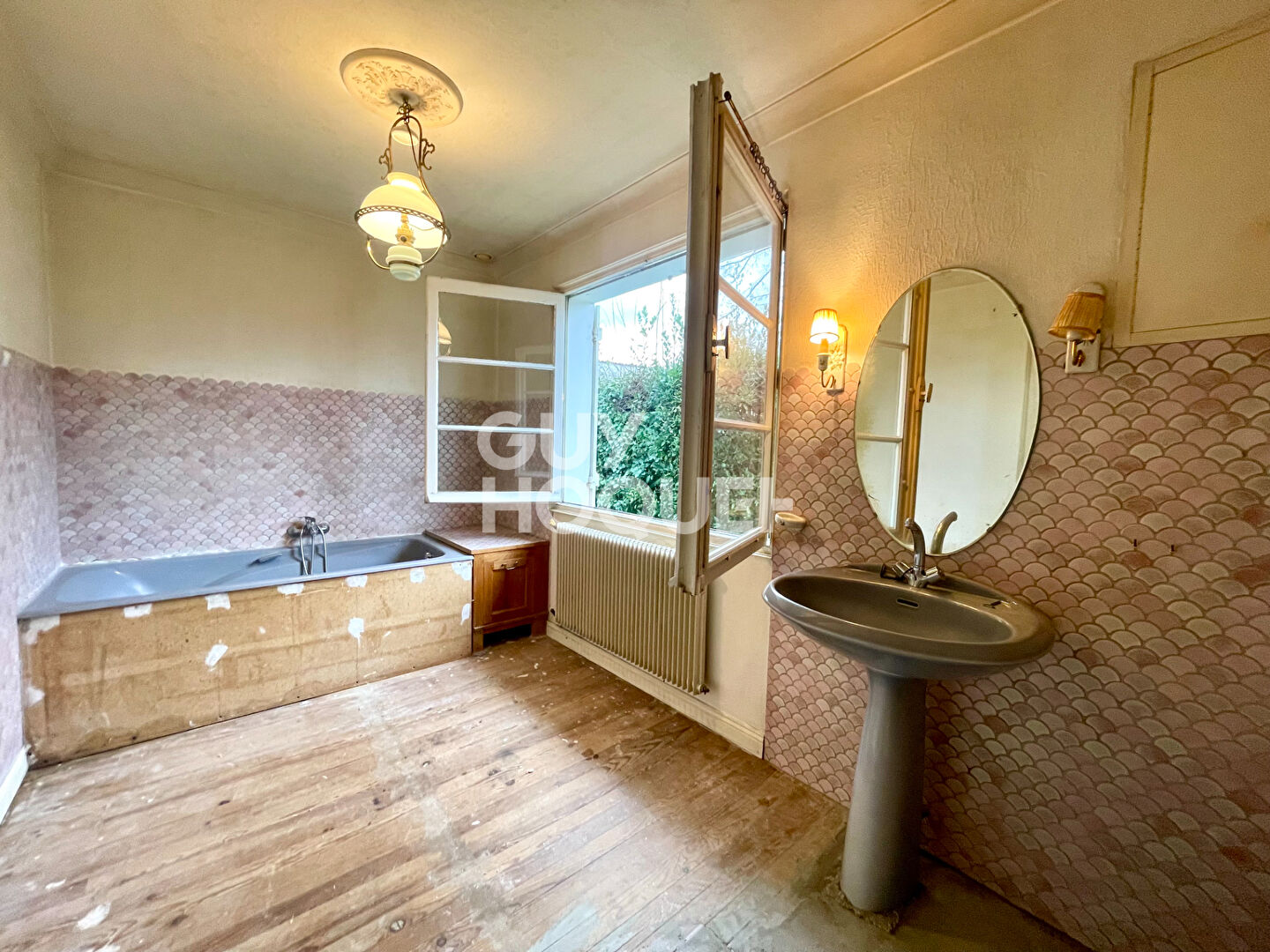 COUP DE COEUR ASSURE SECTEUR RARE MAISON 6 PIECES 1034 M² de terrain