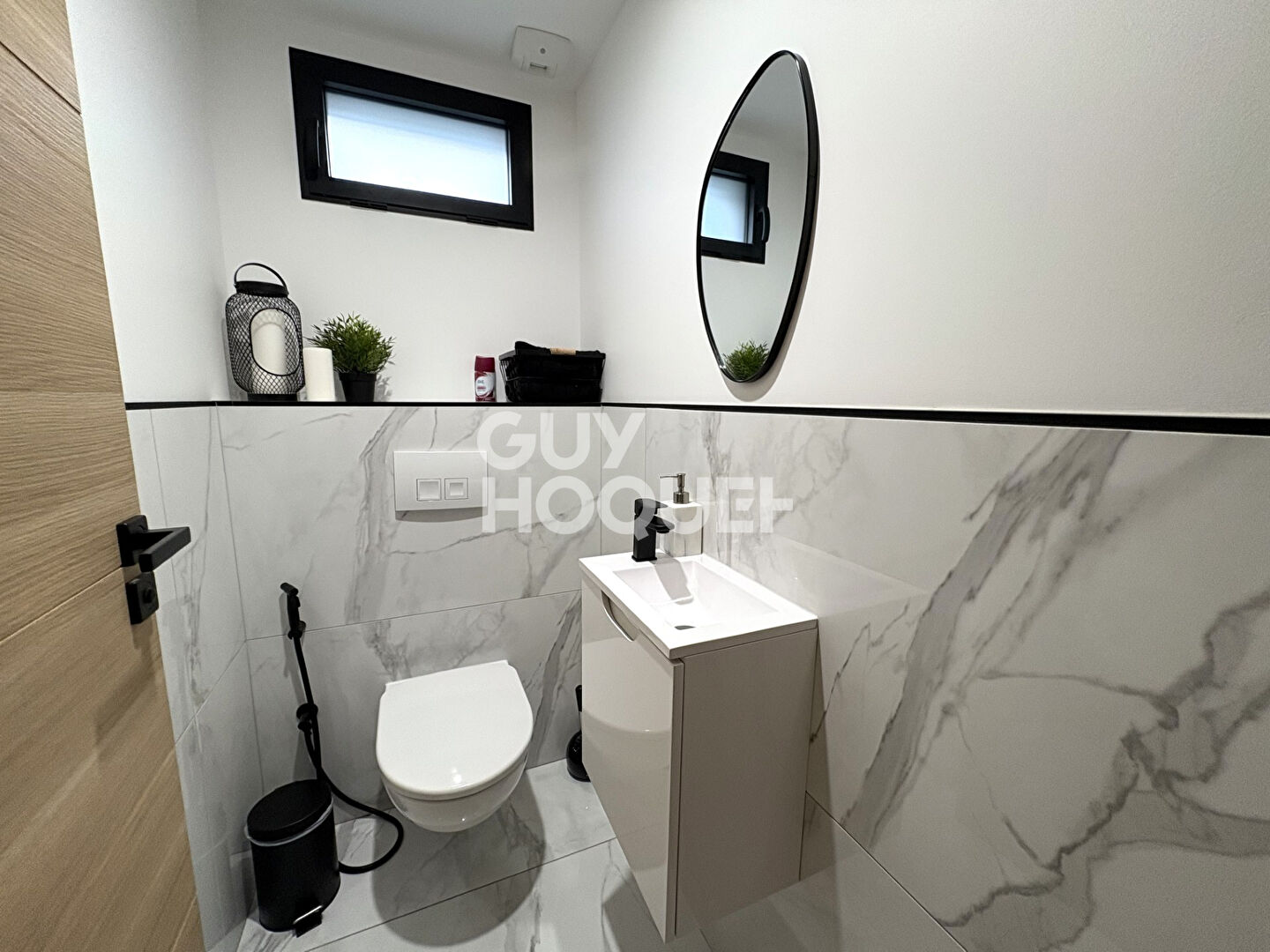 Exclusivité coup de coeur assuré pour cette belle contemporaine!