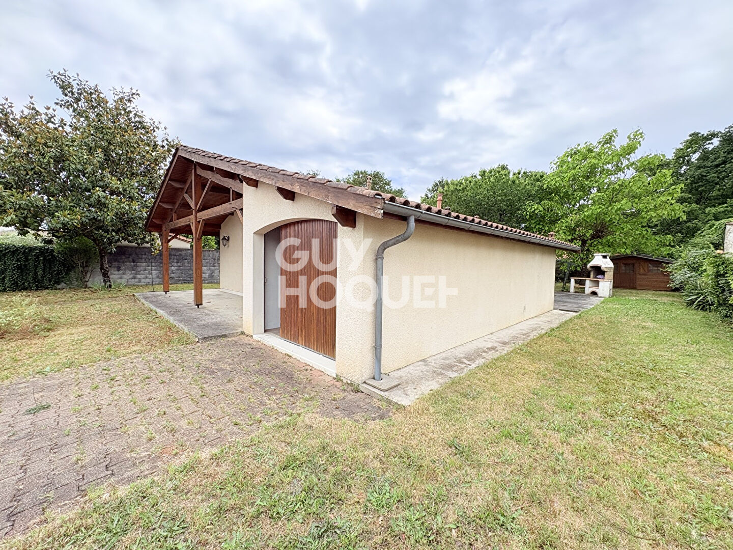 Exclusivité - MAISON PLAIN-PIED NON MITOYENNE T4 + GARAGE ET GRAND TERRAIN