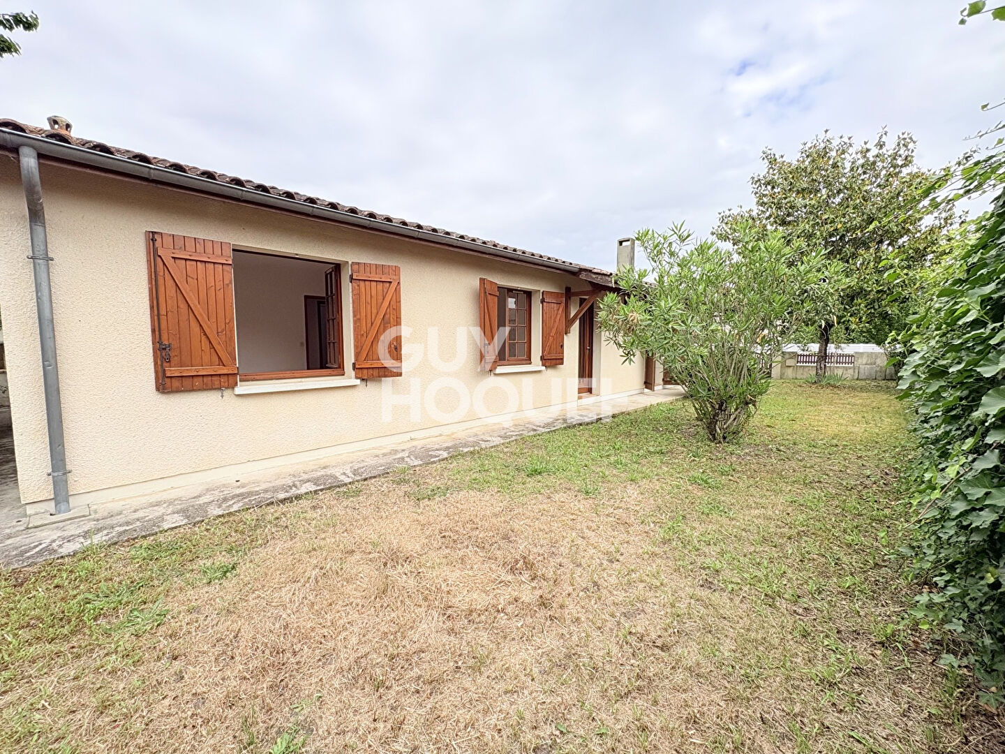 Exclusivité - MAISON PLAIN-PIED NON MITOYENNE T4 + GARAGE ET GRAND TERRAIN