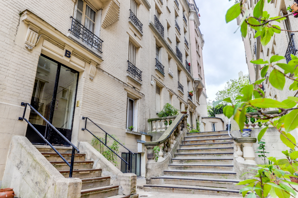 Vente Appartement de 2 pièces 35 m² - PARIS 75020 | 20ème APPART PYRÉNÉES - AR photo5