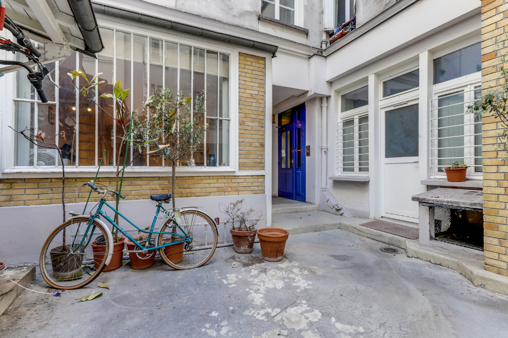Vente Appartement de 2 pièces 54 m² - PARIS 75011 | 20ème APPART PYRÉNÉES - AR photo2