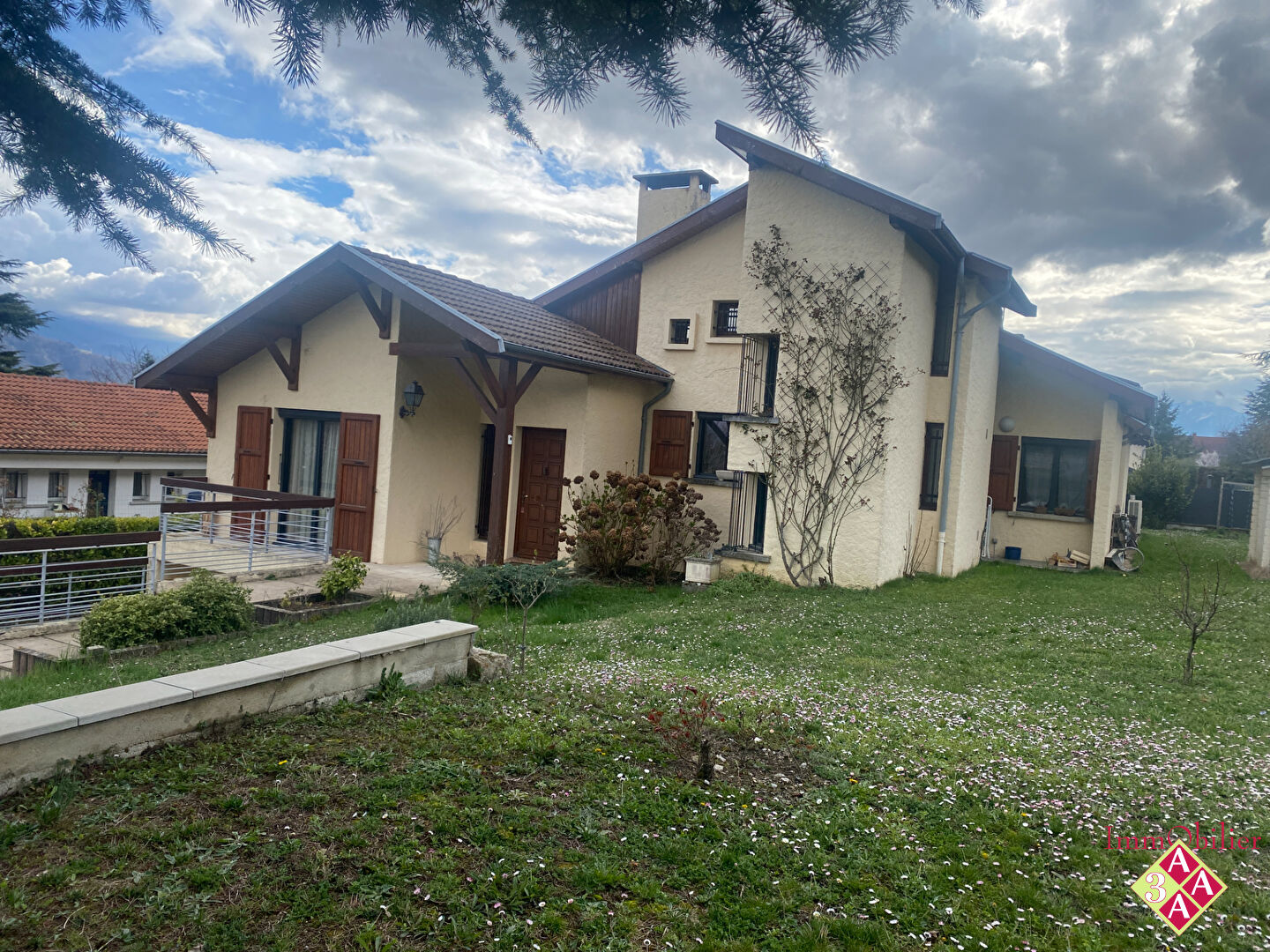 Photo Maison Saint Nazaire Les Eymes 6 pièces + cuisine équipée image 3/6