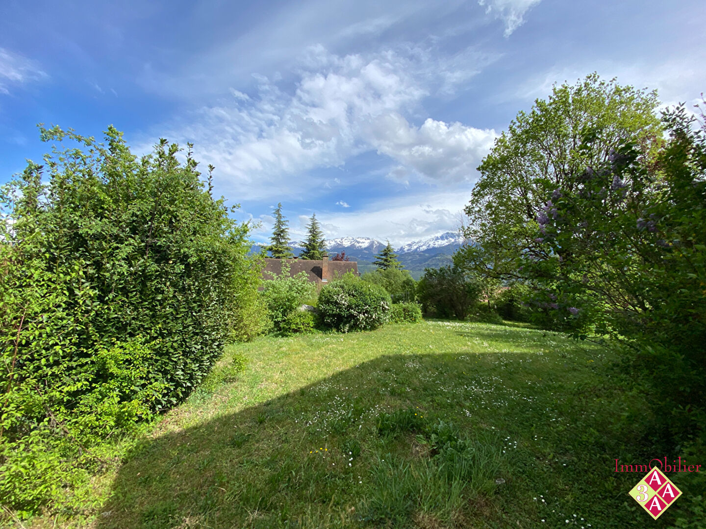 Photo BERNIN, Maison de plain-pied avec sous-sol enterré et combles. image 4/6