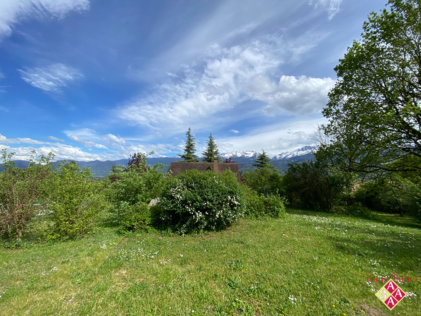 Photo BERNIN, Maison de plain-pied avec sous-sol enterré et combles. image 6/6