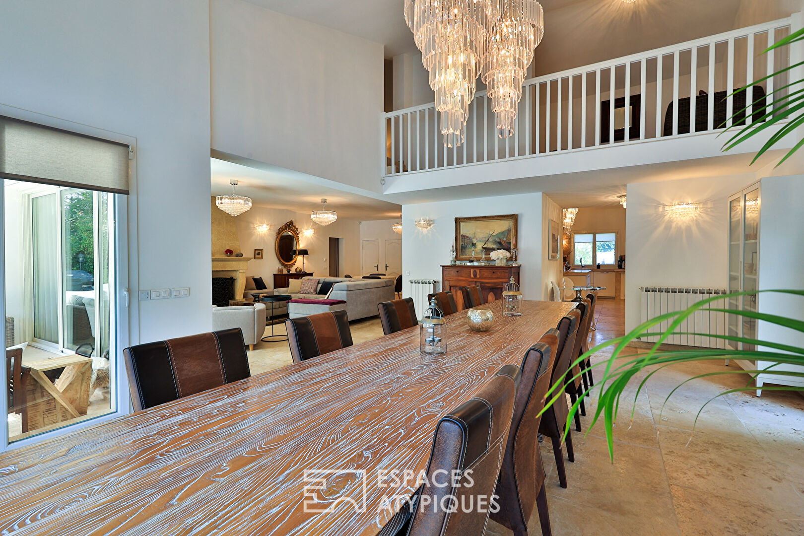 Photo Mas provencal revisité en contemporain avec piscine image 5/6