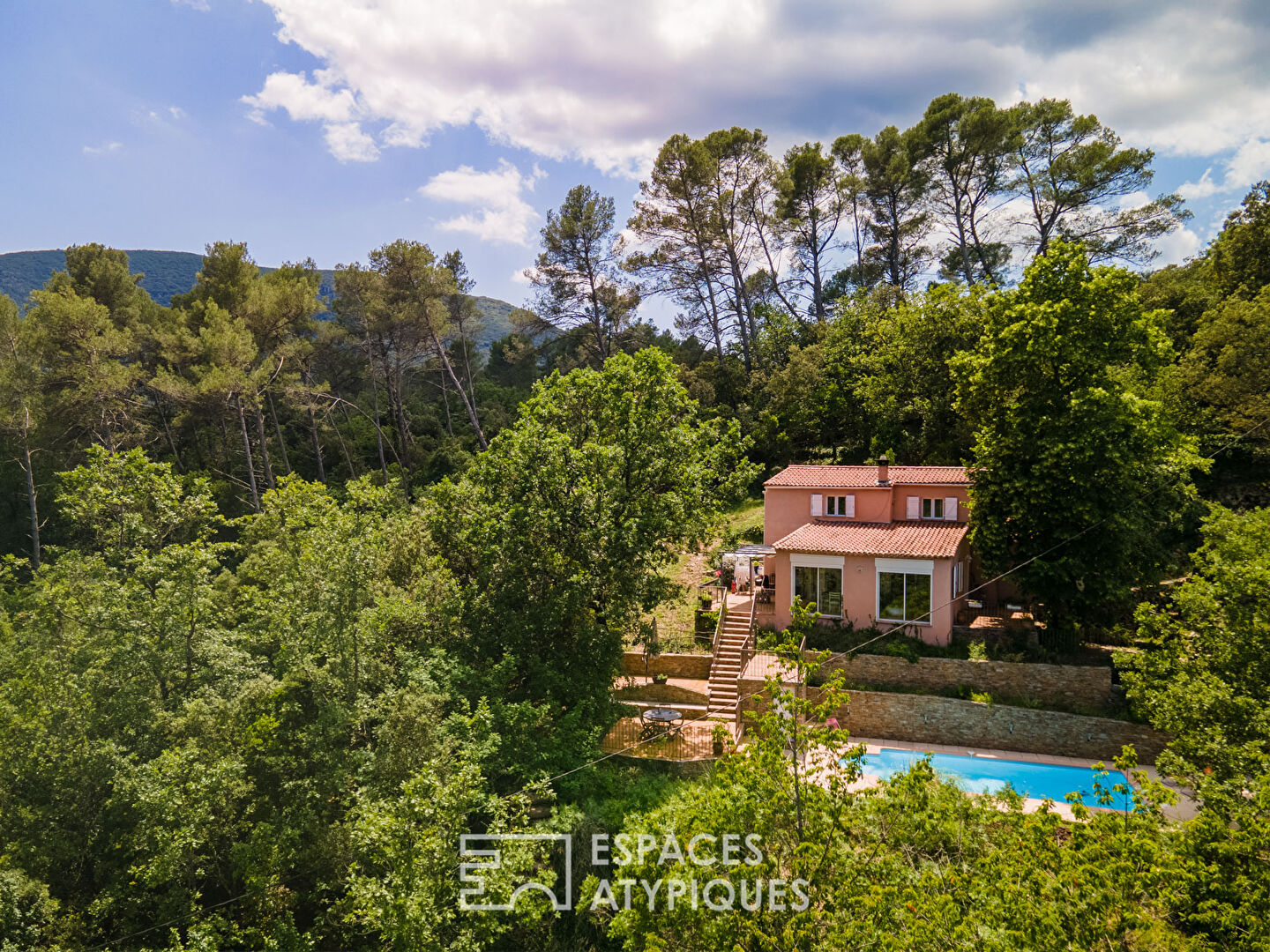 Photo Maison singulière en restanque et ses dépendances insolites image 3/6