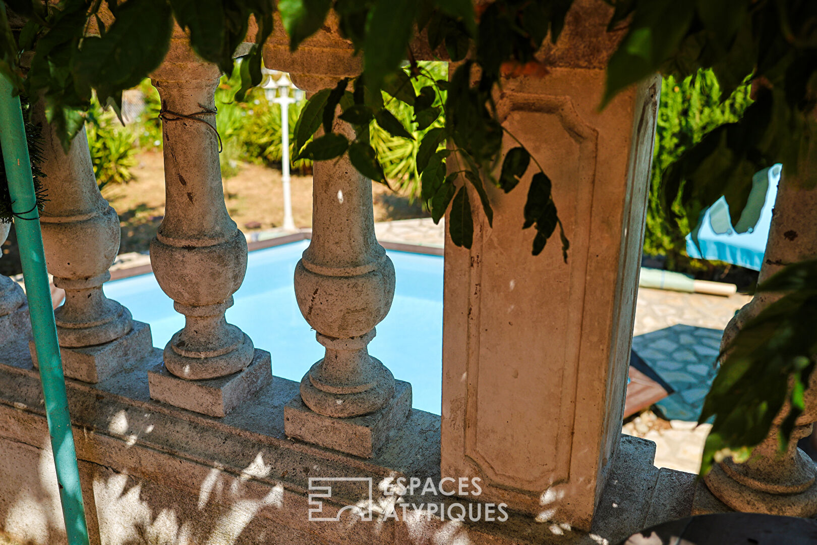 Photo Maison atypique avec jardin image 2/3