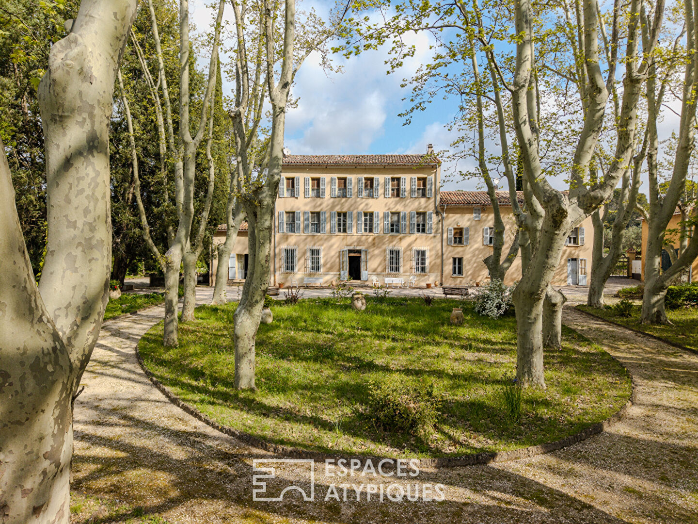 Bastide de caractère et domaine naturel préservé dans le Var