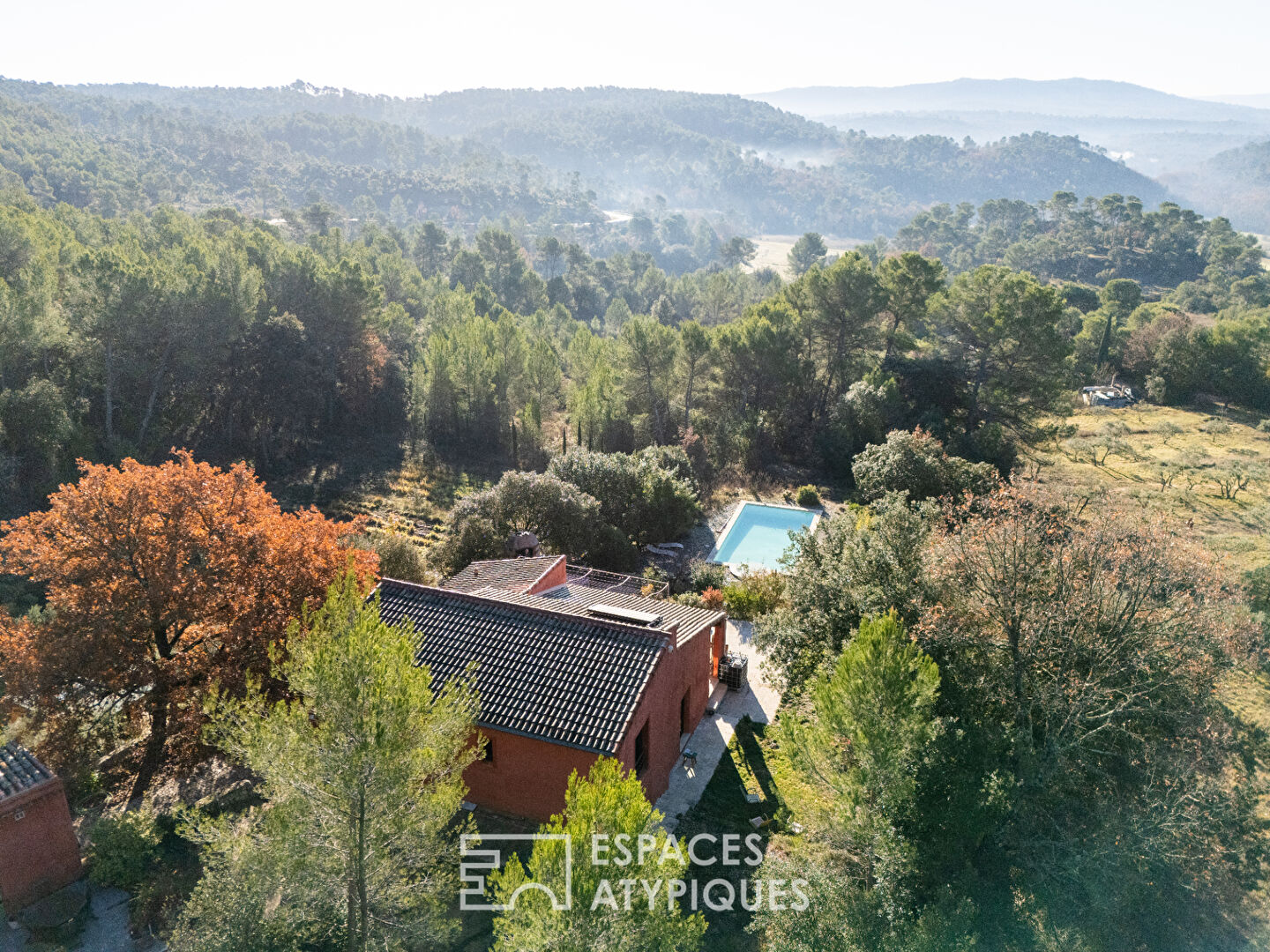 Maison de caractère dépendance, piscine et vue