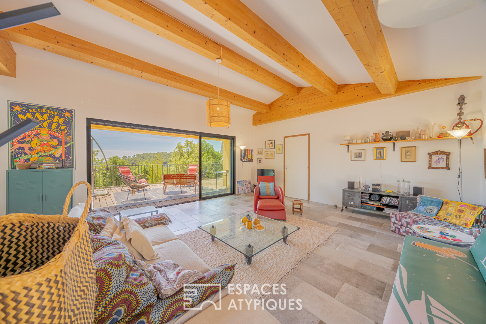 Maison d'architecte à ossature bois avec piscine et vue dégagée, Callas