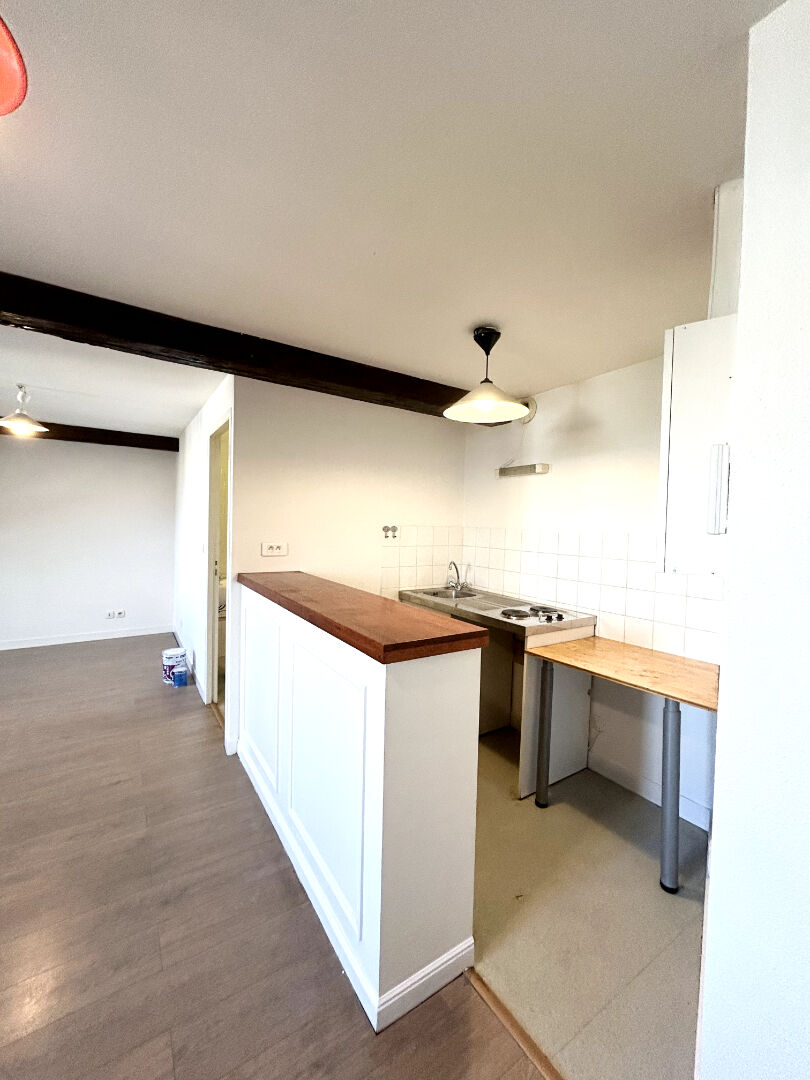 Photo A LOUER STUDIO EN PLEIN CENTRE VILLE DE PÉRIGUEUX (24000) image 2/3