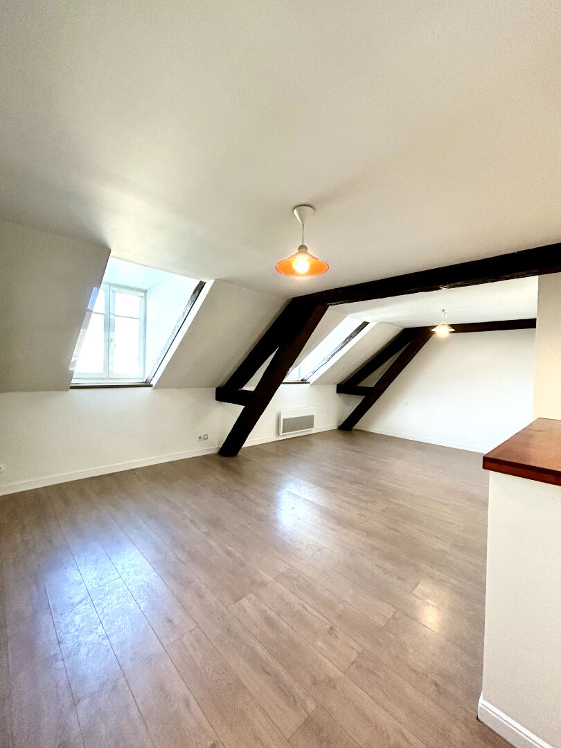 Photo A LOUER STUDIO EN PLEIN CENTRE VILLE DE PÉRIGUEUX (24000) image 3/3