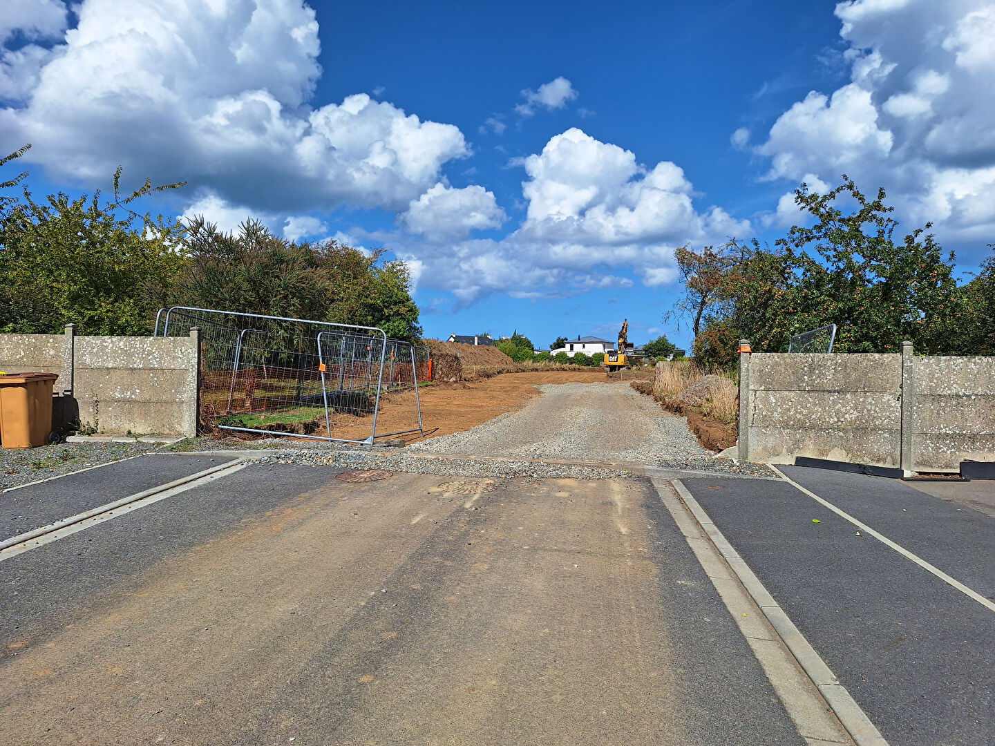 Photo TERRAIN DE 384 m² CONSTRUCTIBLE ET VIABILISE image 3/5