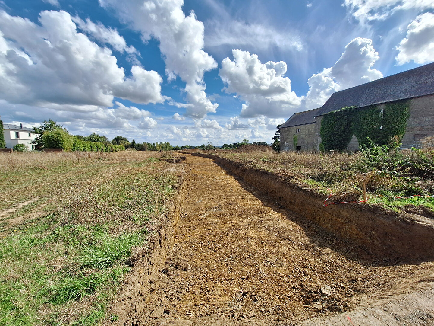 Photo TERRAIN DE 343 m² CONSTRUCTIBLE ET VIABILISE image 2/5