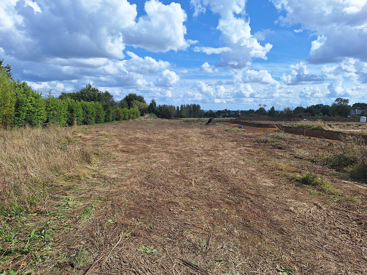 Photo TERRAIN DE 343 m² CONSTRUCTIBLE ET VIABILISE image 4/5