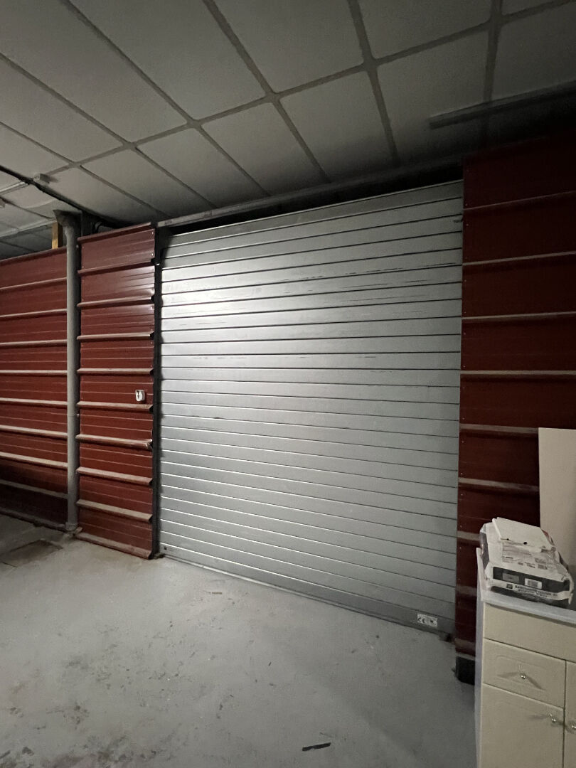 Photo LA RIVIERE - Dépôt image 1/2